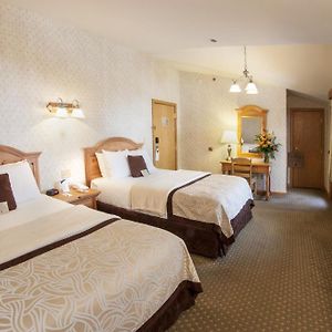 Village Side Room Two Queen Beds